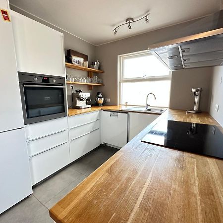 Spacious And Family Friendly Apartment In Kopavogur レイキャヴィーク エクステリア 写真